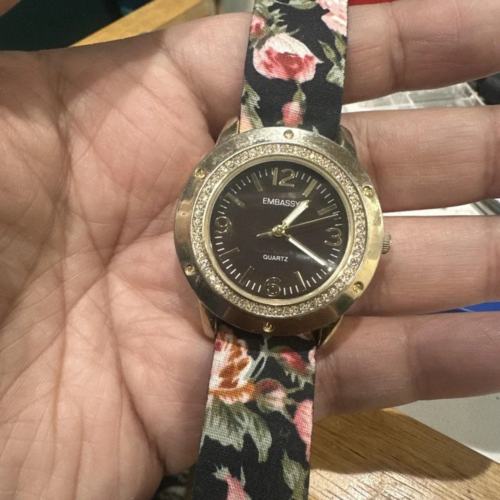 Works EMBASSY Ladies Watch Gold Crystal Tone New Battery Floral Strap 36mm Fit 7